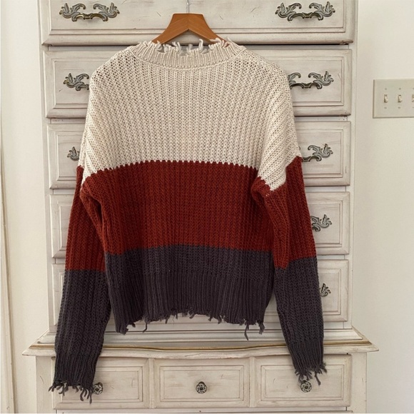 Colorblock Distressed Sweater - Picture 2 of 4